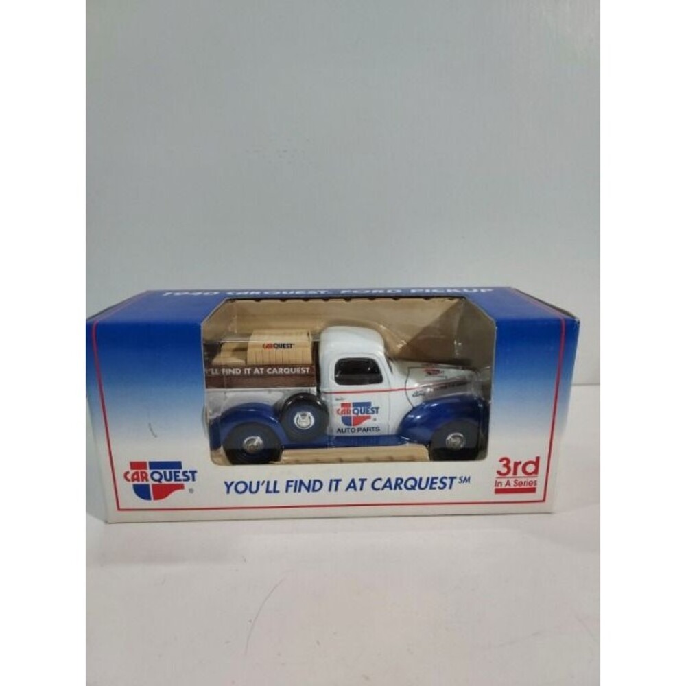 NIB Liberty Classics CarQuest 1:24 Die Cast 1940 Ford Pickup Truck Bank